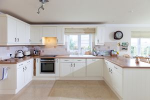 6 Deweys Place_Kitchen / Breakfast Room - click for photo gallery